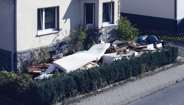 Yard Junk Removal in Vienna
